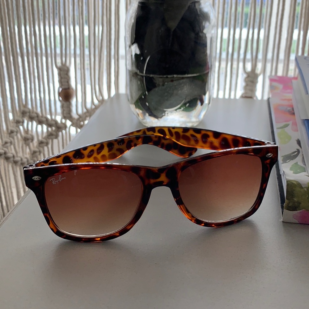 ray-ban tortoise sun glasses